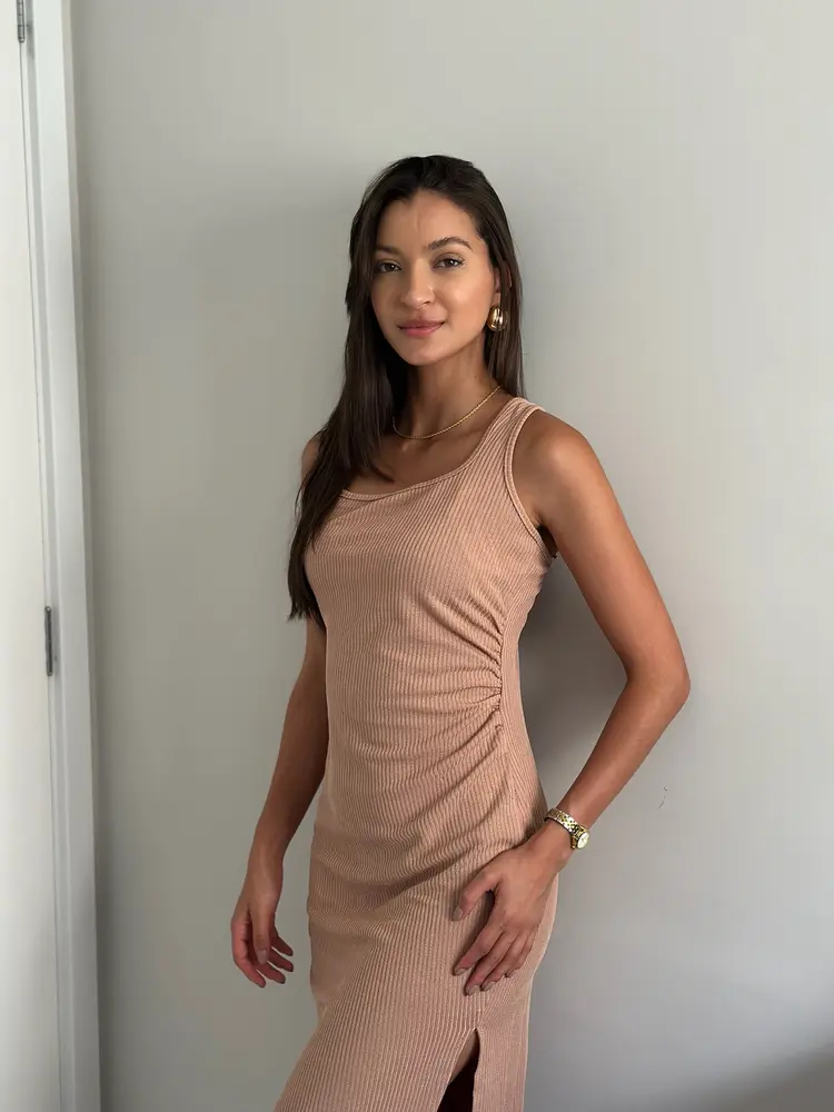 VESTIDO MIDI CANELADO