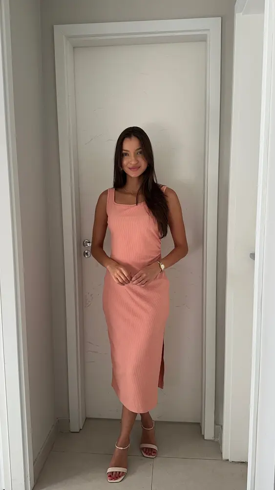 VESTIDO MIDI CANELADO