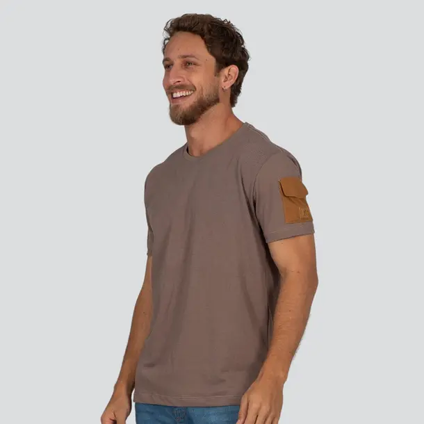 Camiseta Masculina Manga Curta Piquet Com Bolso Lateral Na Manga .30661C Macchiato
