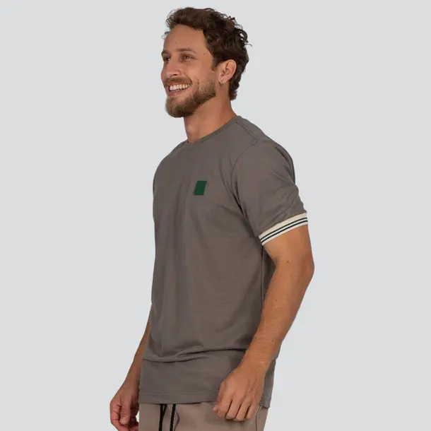 Camiseta Masculina Manga Curta Malha Texturizada Com Emborrachado Com Retilínea .30924C Macchiato