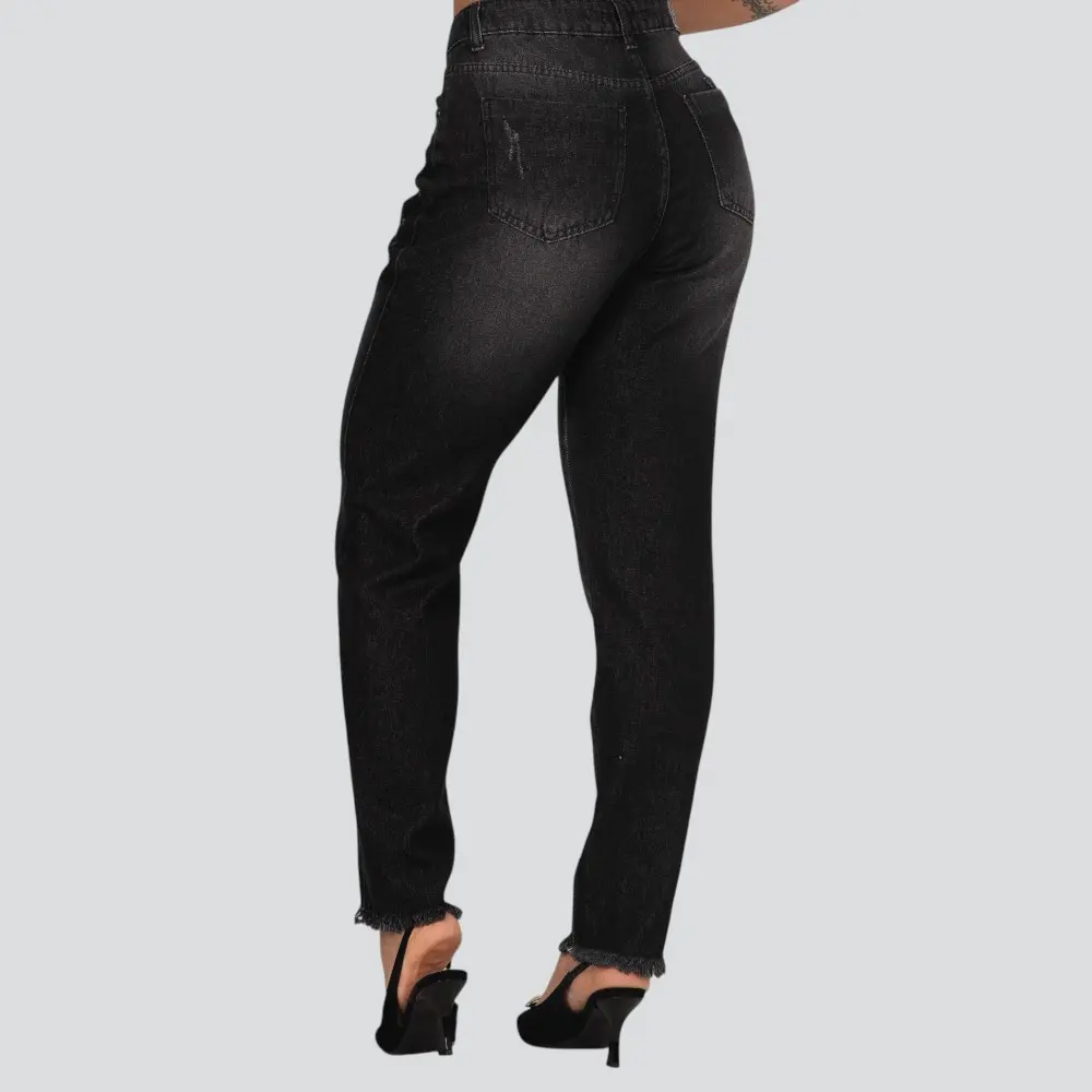 Calça Jeans Feminina Mom Com Barra Desfiada .BK33069