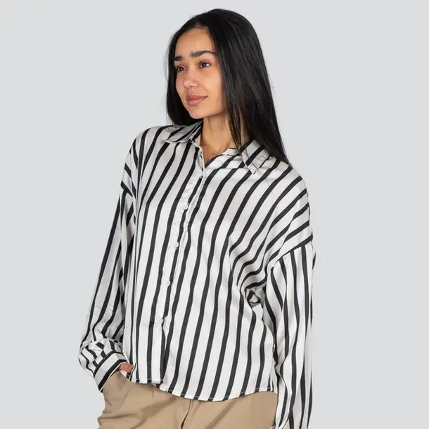 Camisa Feminina Manga Longa Cetim Listrada .MZ805 Preto/Branco
