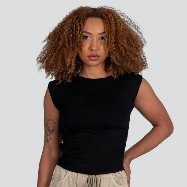 Blusa Feminina Manga Curta Moletinho Com Drapeado Lateral .12129 Preto