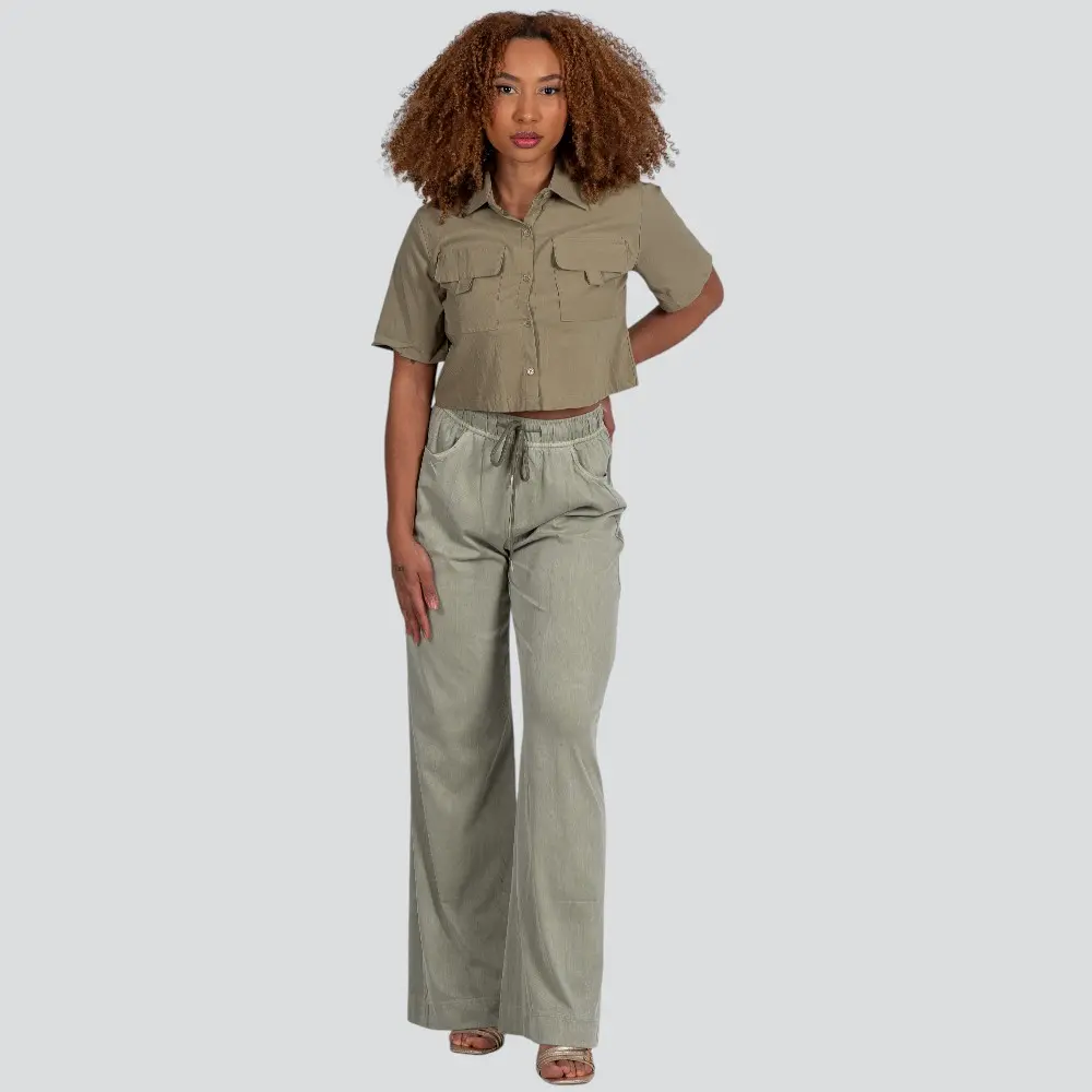 Camisa Cropped Feminina Manga Curta Com Bolsos .HW3701