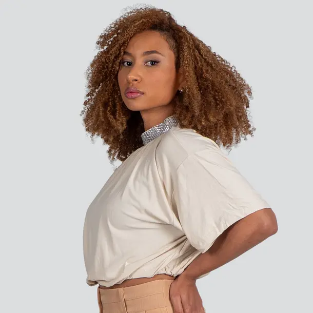 Blusa Feminina Manga Curta Creponada Com Gola de Brilho .E15671