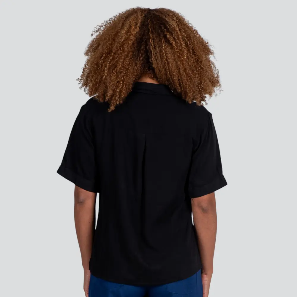 Camisa Feminina Manga Curta Com Botões .WS2033