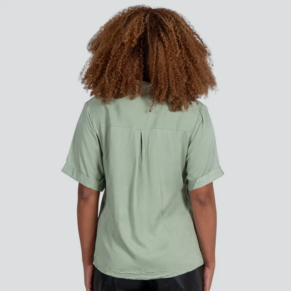 Camisa Feminina Manga Curta Com Botões .WS2033