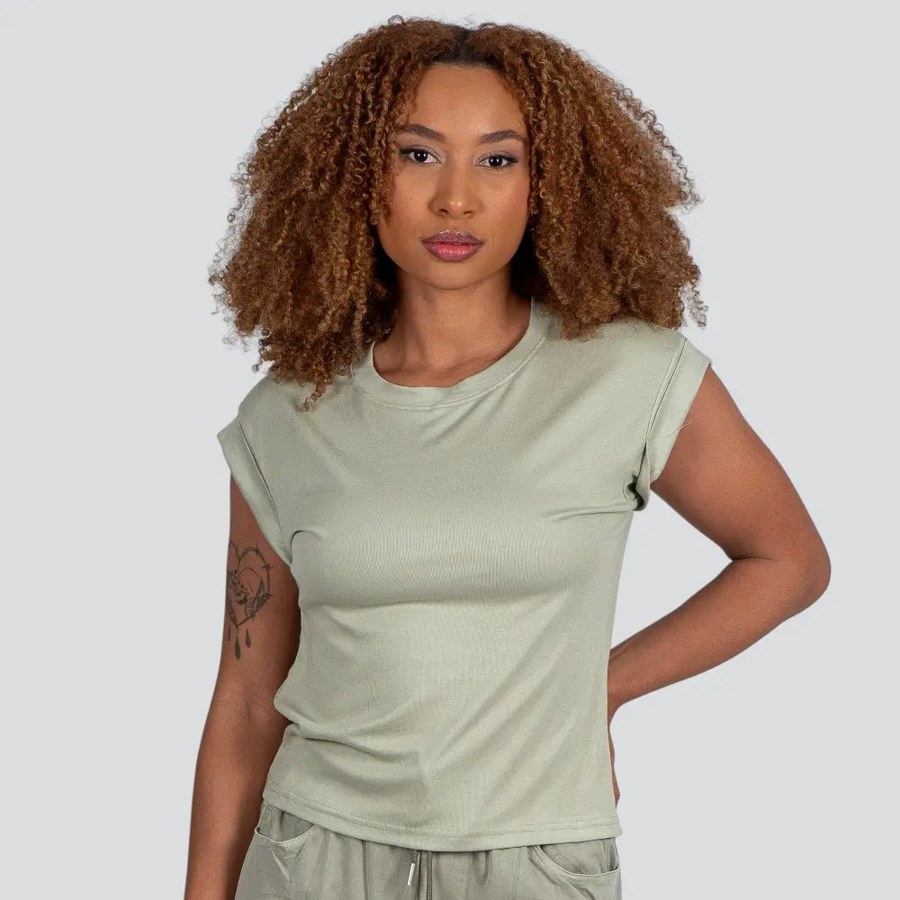 Blusa Feminina Manga Curta Com Gola Lisa .YS3020