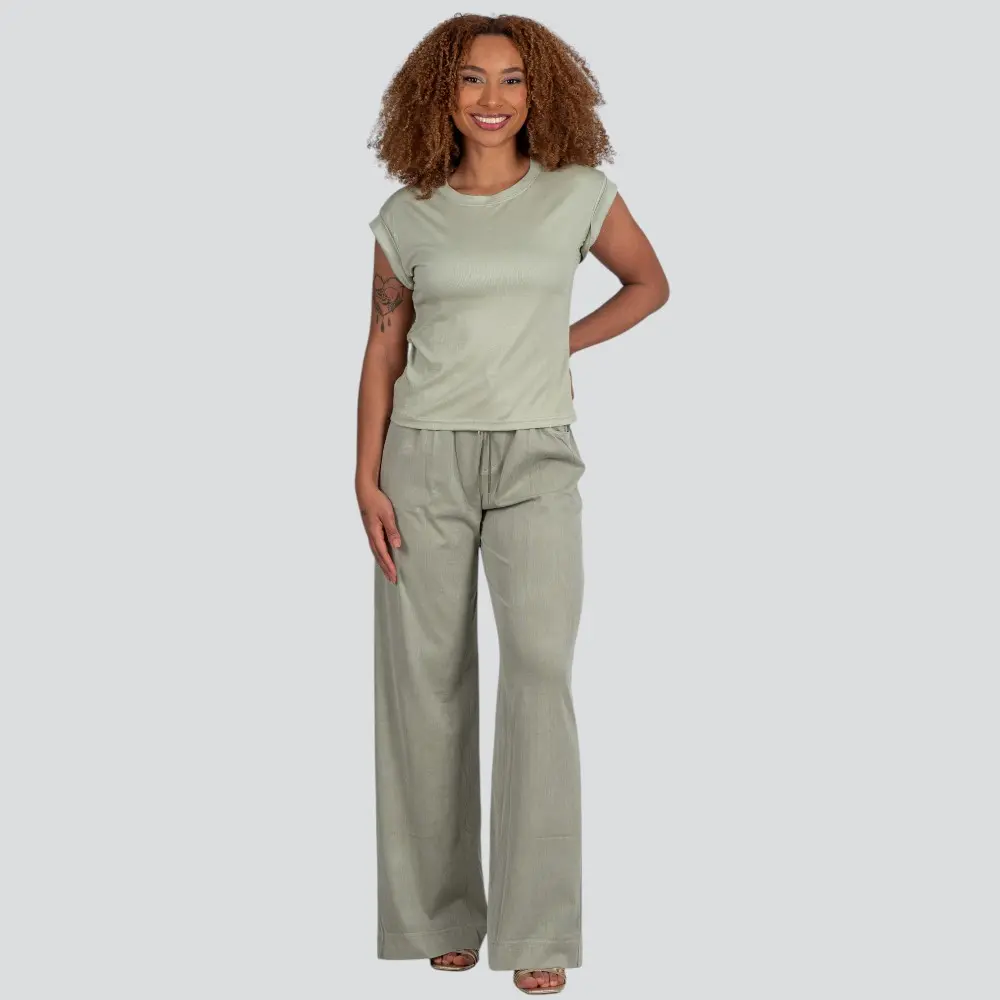 Blusa Feminina Manga Curta Com Gola Lisa .YS3020