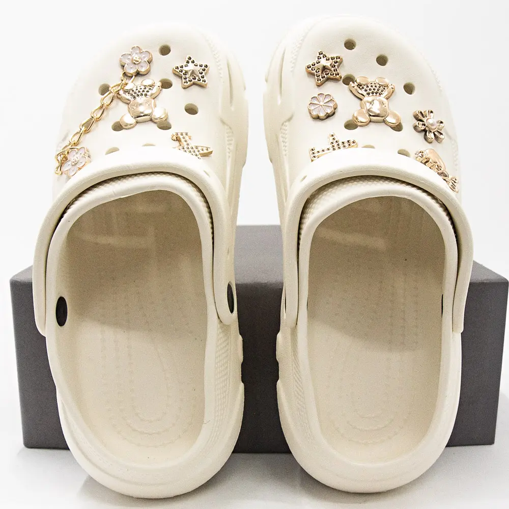 Babuche Feminina Com Pingentes Decorativos .AL57