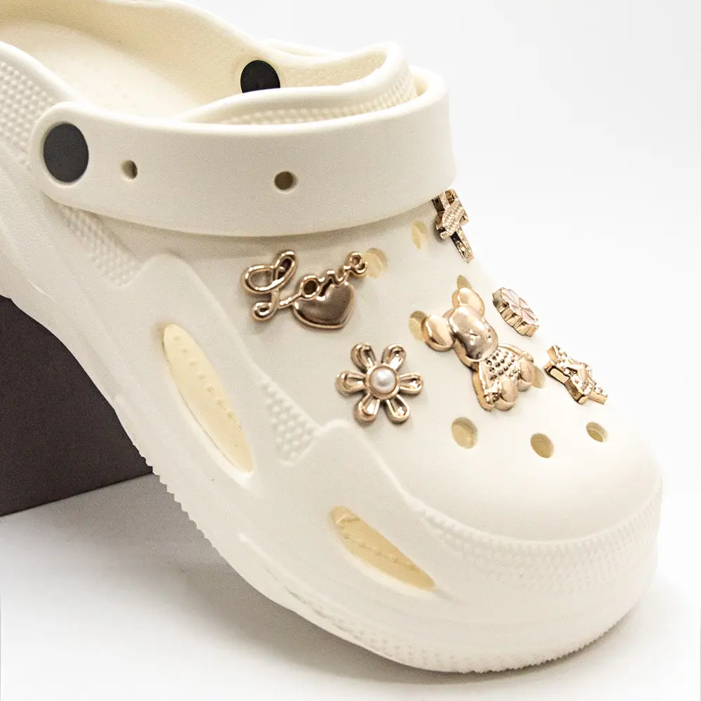 Babuche Feminina Com Pingentes Decorativos .AL57