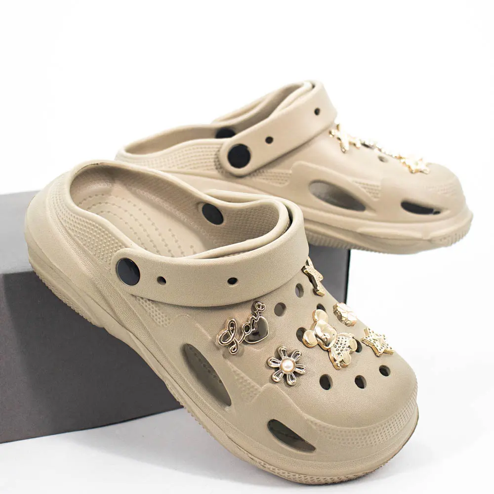 Babuche Feminina Com Pingentes Decorativos .AL57