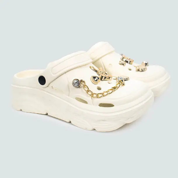 Babuche Feminina Com Correntinha e Pingentes Decorativos .AL51 Branco