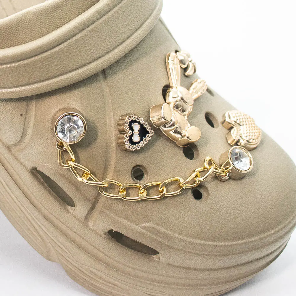 Babuche Feminina Com Correntinha e Pingentes Decorativos .AL51