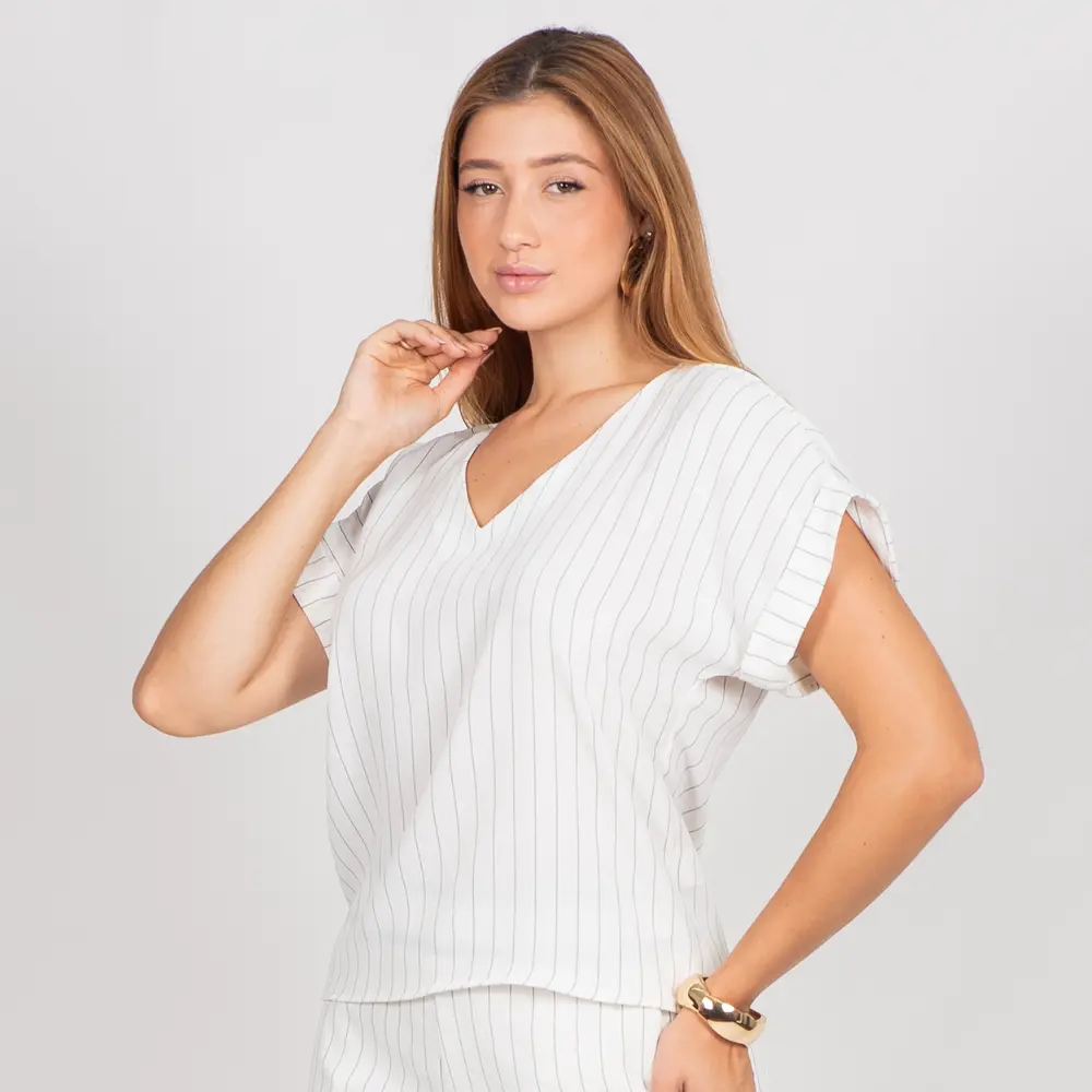 Blusa Feminina Manga Curta Decote V Risca de Giz .1004994