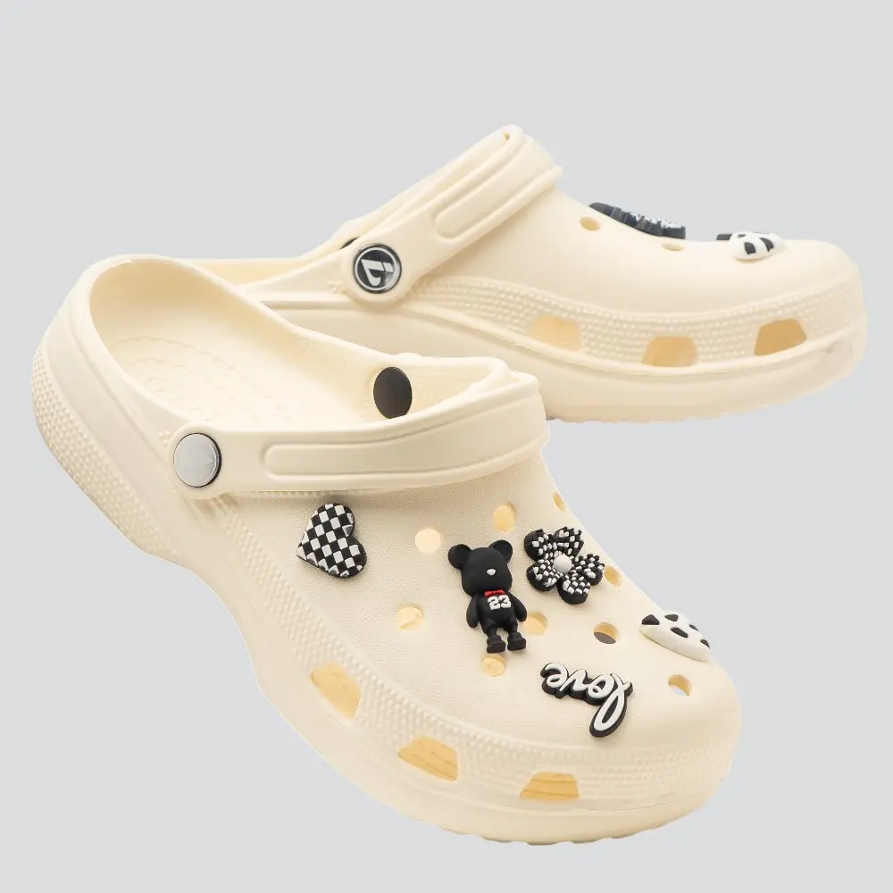 Babuche Feminina Com Detalhes Decorativos .B2404-2