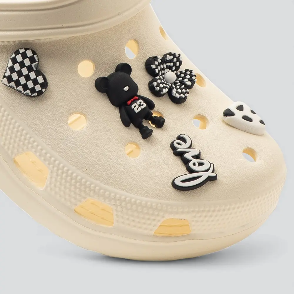 Babuche Feminina Com Detalhes Decorativos .B2404-2