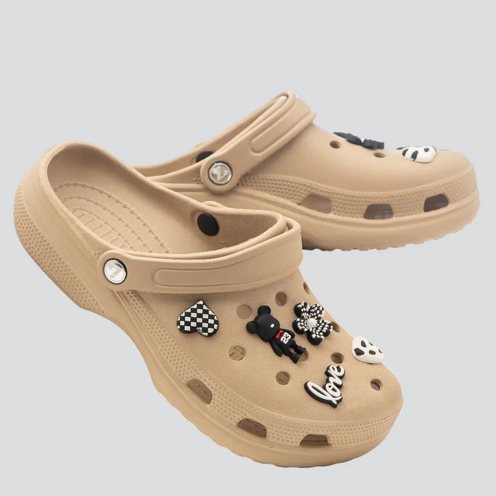 Babuche Feminina Com Detalhes Decorativos .B2404-2