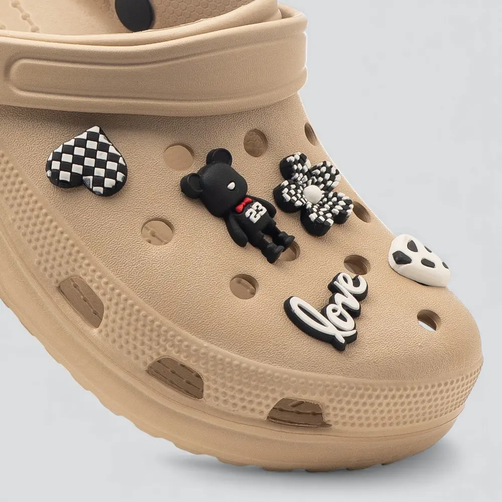 Babuche Feminina Com Detalhes Decorativos .B2404-2