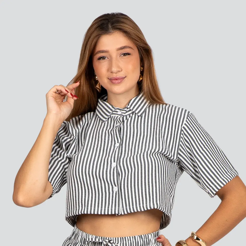 Camisa Cropped Feminina Manga Curta Listrada com Bolso .52223
