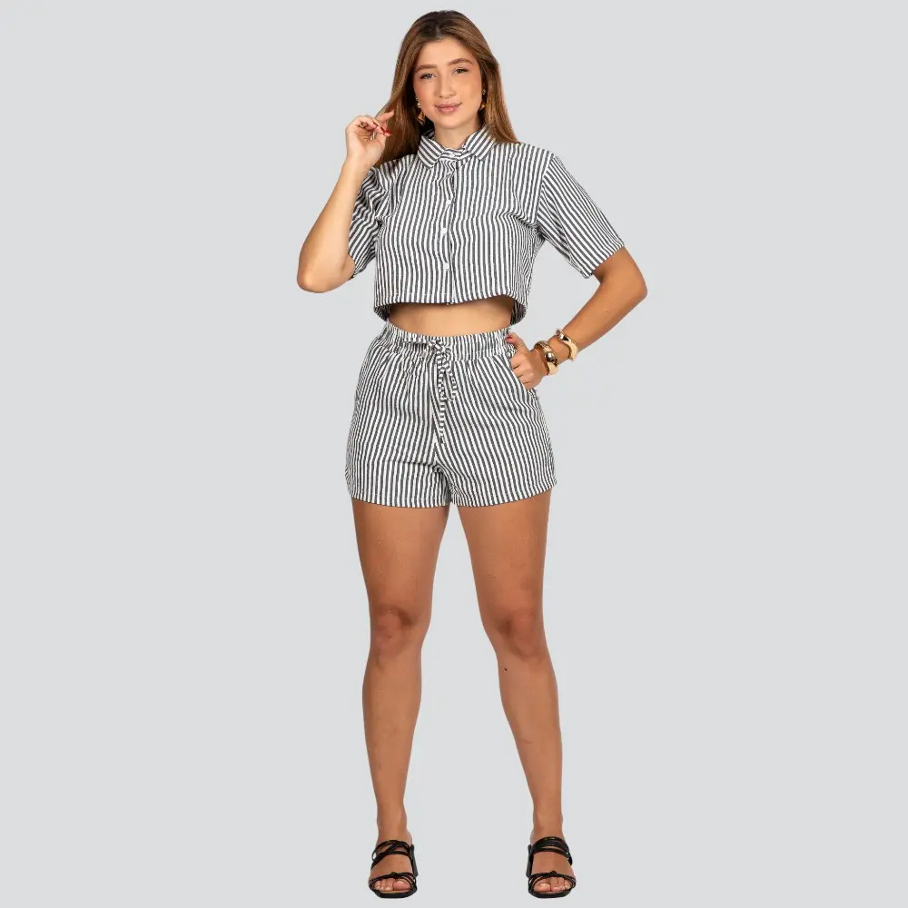 Camisa Cropped Feminina Manga Curta Listrada com Bolso .52223
