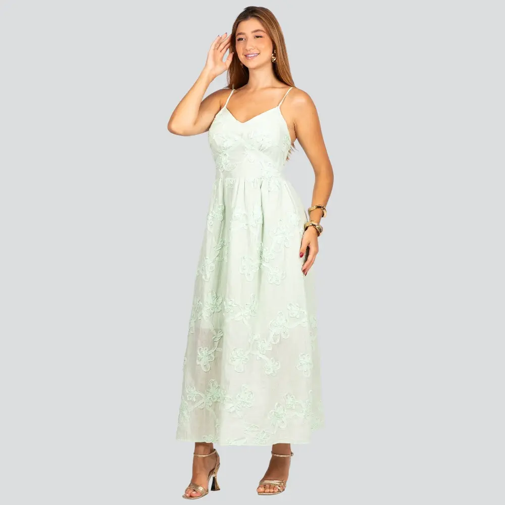 Vestido Feminino Longo de Alça Fina com Bordado Floral .A2920