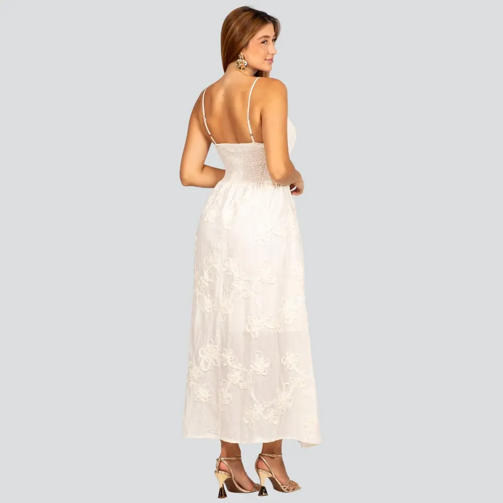 Vestido Feminino Longo de Alça Fina com Bordado Floral .A2920
