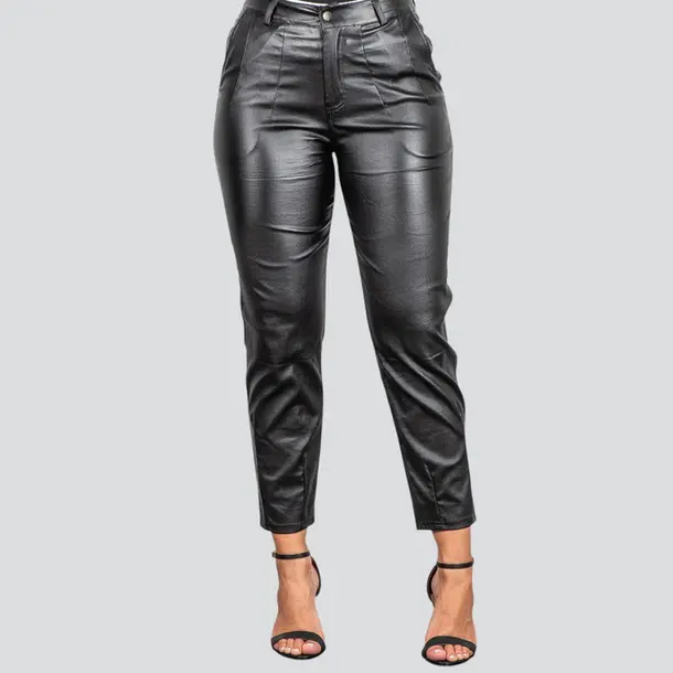 Calça Feminina Resinada Reta Com Pregas .LM8010 Preto
