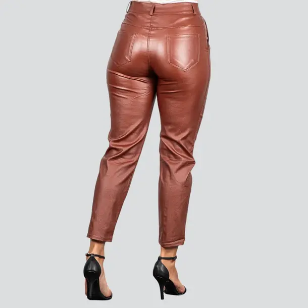 Calça Feminina Resinada Reta Com Pregas .LM8010 Terracota