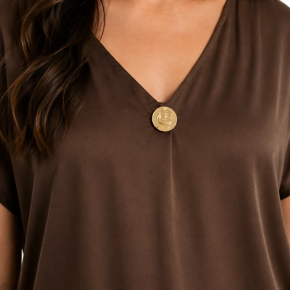 Blusa Feminina Ampla Gola V com Botão .LA3385